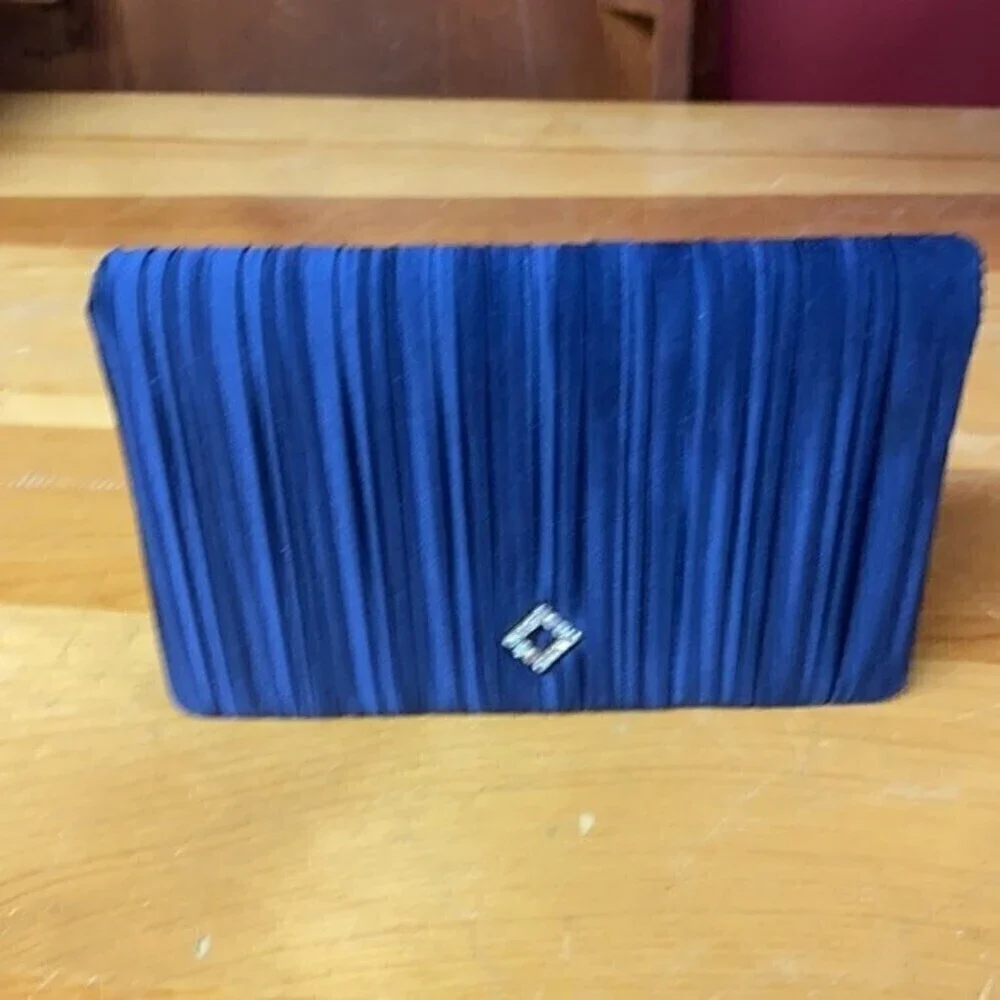 Lord and Taylor Navy Clutch - Picture 3 of 4